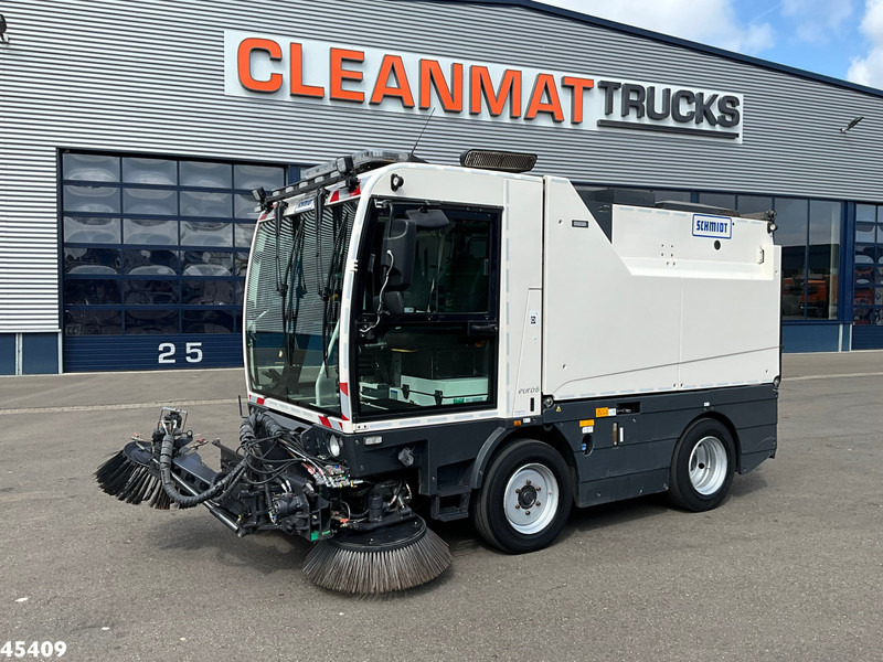 Schmidt Cleango 500 Compact Euro 6 with 3-rd brush - Utcaseprő gép: 2 kép. Schmidt Cleango 500 Compact Euro 6 with 3-rd brush - Utcaseprő gép: 2 kép.