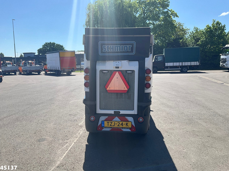 Schmidt Swingo Compact 200 Euro 6 - Utcaseprő gép: 3 kép. Schmidt Swingo Compact 200 Euro 6 - Utcaseprő gép: 3 kép.