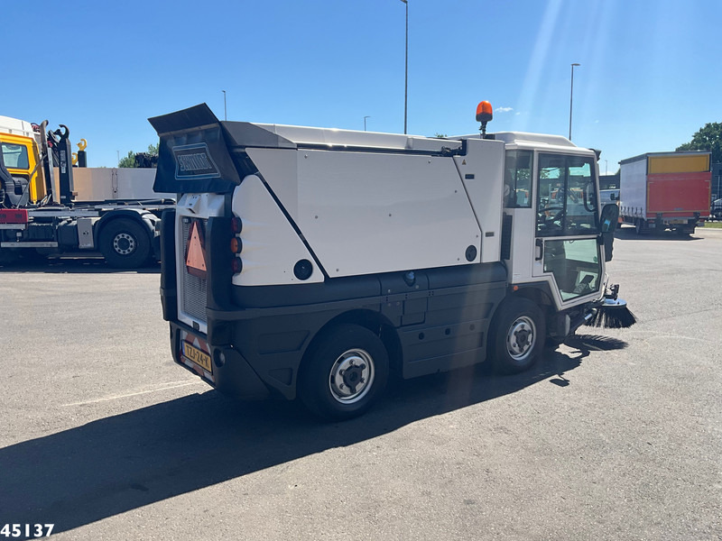 Schmidt Swingo Compact 200 Euro 6 - Utcaseprő gép: 5 kép. Schmidt Swingo Compact 200 Euro 6 - Utcaseprő gép: 5 kép.
