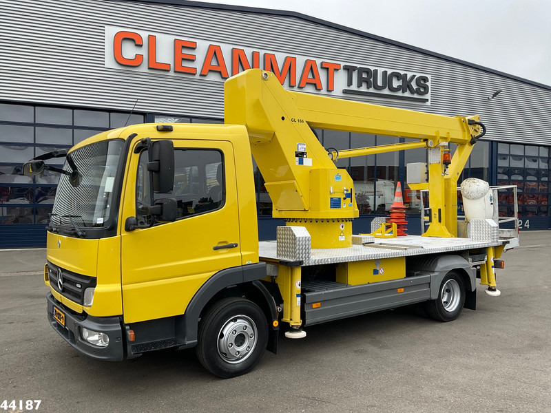 Mercedes-Benz Atego 815 Wumag Elevant 17 meter hoogwerker Just 39.048 km! - Teherautó: 3 kép. Mercedes-Benz Atego 815 Wumag Elevant 17 meter hoogwerker Just 39.048 km! - Teherautó: 3 kép.