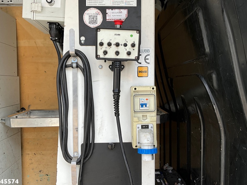 Teherautó Renault Master T35 2.3 DCI Euro 6 Klubb 12,5 meter hoogwerker: 12 kép. Teherautó Renault Master T35 2.3 DCI Euro 6 Klubb 12,5 meter hoogwerker: 12 kép.