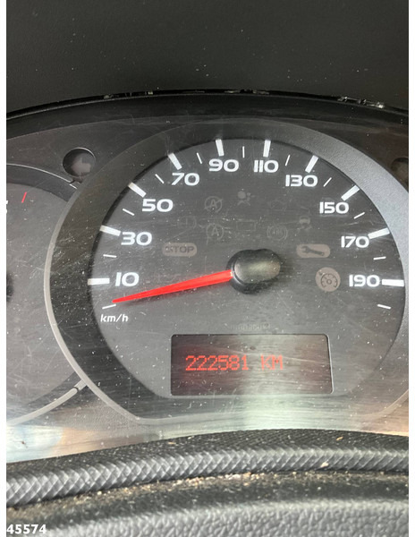 Teherautó Renault Master T35 2.3 DCI Euro 6 Klubb 12,5 meter hoogwerker: 20 kép. Teherautó Renault Master T35 2.3 DCI Euro 6 Klubb 12,5 meter hoogwerker: 20 kép.