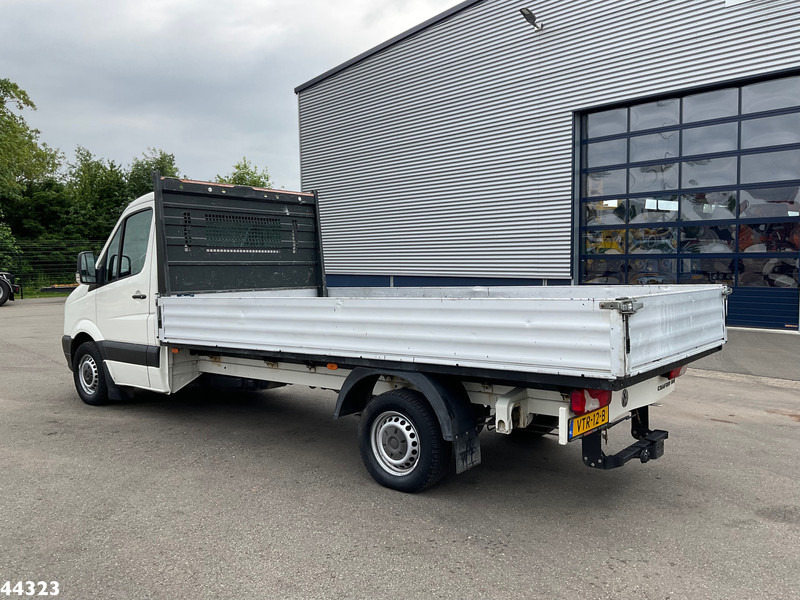 Volkswagen Crafter 35 2.5 TDI - Platós teherautó: 2 kép. Volkswagen Crafter 35 2.5 TDI - Platós teherautó: 2 kép.