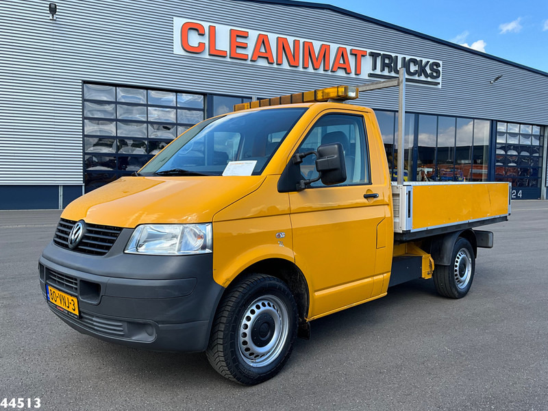 Volkswagen Transporter 2.0 300 Manual - Platós teherautó: 1 kép. Volkswagen Transporter 2.0 300 Manual - Platós teherautó: 1 kép.