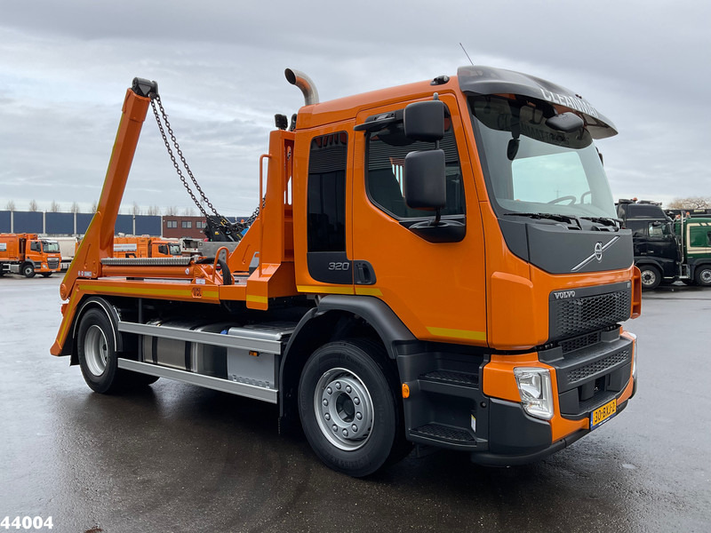 Volvo FE 320 Euro 6 VDL 14 Ton portaalarmsysteem - Konténerszállító: 2 kép. Volvo FE 320 Euro 6 VDL 14 Ton portaalarmsysteem - Konténerszállító: 2 kép.