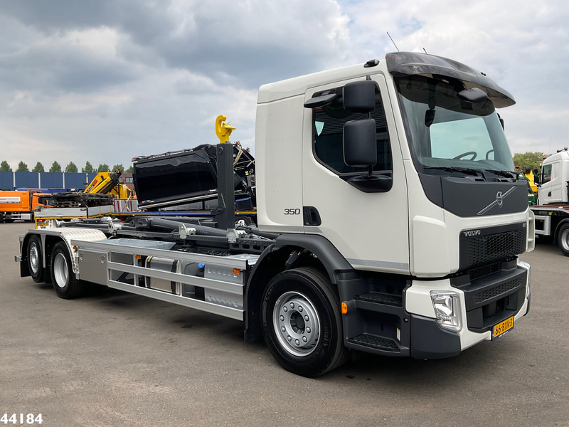 Volvo FE 350 6x2 Hyvalift 20 Ton haakarmsysteem - Horgos rakodó teherautó: 5 kép. Volvo FE 350 6x2 Hyvalift 20 Ton haakarmsysteem - Horgos rakodó teherautó: 5 kép.