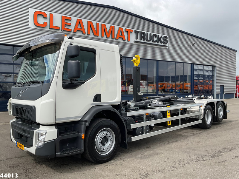 Volvo FE 350 6x2 Hyvalift 26 Ton haakarmsysteem NEW AND UNUSED! - Horgos rakodó teherautó: 2 kép. Volvo FE 350 6x2 Hyvalift 26 Ton haakarmsysteem NEW AND UNUSED! - Horgos rakodó teherautó: 2 kép.