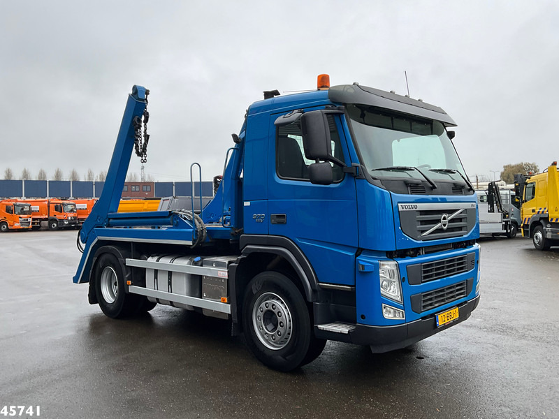 Volvo FM 370 Hiab 14 Ton portaalarmsysteem - Konténerszállító: 2 kép. Volvo FM 370 Hiab 14 Ton portaalarmsysteem - Konténerszállító: 2 kép.