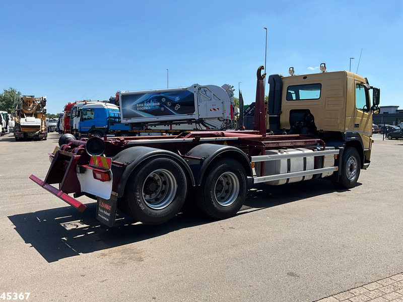 Volvo FM 410 AJK 20 Ton haakarmsysteem - Horgos rakodó teherautó: 4 kép. Volvo FM 410 AJK 20 Ton haakarmsysteem - Horgos rakodó teherautó: 4 kép.