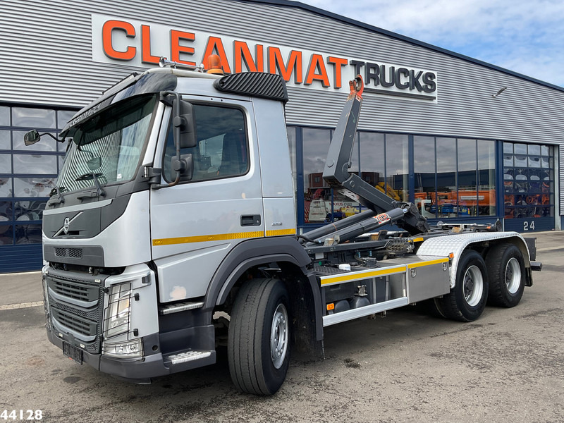 Volvo FM 420 6x4 Euro 6 AJK 20 Ton haakarmsysteem - Horgos rakodó teherautó: 1 kép. Volvo FM 420 6x4 Euro 6 AJK 20 Ton haakarmsysteem - Horgos rakodó teherautó: 1 kép.