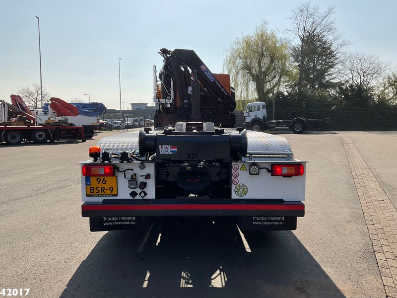 Volvo FM 420 8x2 HMF 28 Tonmeter laadkraan - Horgos rakodó teherautó, Darus autó: 3 kép. Volvo FM 420 8x2 HMF 28 Tonmeter laadkraan - Horgos rakodó teherautó, Darus autó: 3 kép.