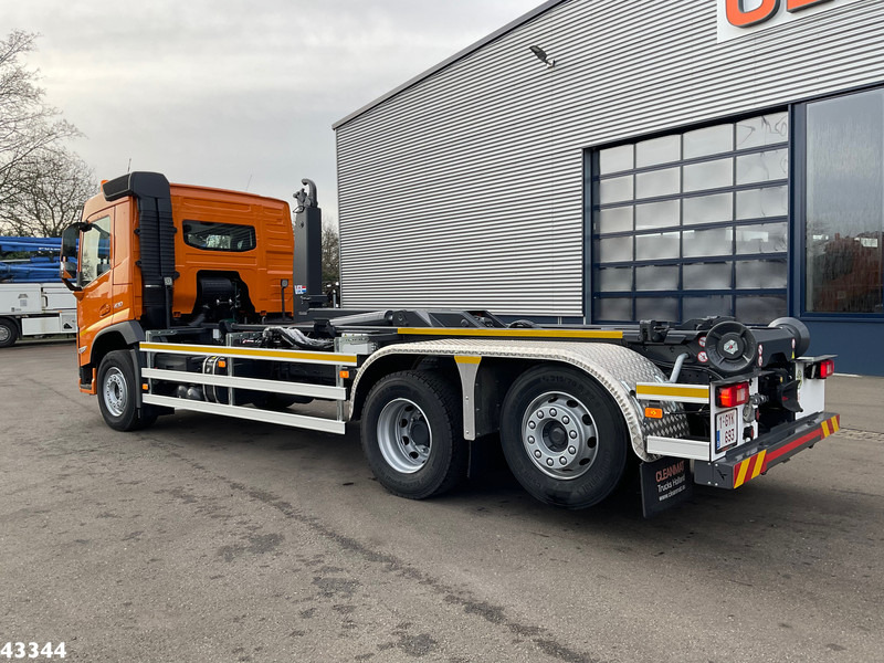 Volvo FM 430 VDL 21 Ton haakarmsysteem - Horgos rakodó teherautó: 4 kép. Volvo FM 430 VDL 21 Ton haakarmsysteem - Horgos rakodó teherautó: 4 kép.