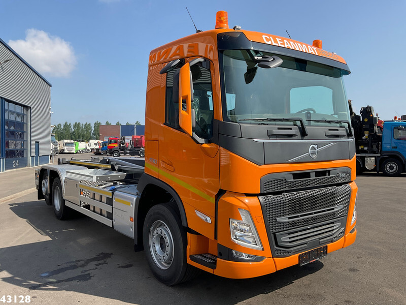 Volvo FM 430 VDL 21 Ton haakarmsysteem - Horgos rakodó teherautó: 3 kép. Volvo FM 430 VDL 21 Ton haakarmsysteem - Horgos rakodó teherautó: 3 kép.