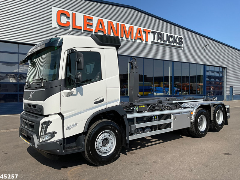 Volvo FMX 430 6x4 VDL 21 Ton haakarmsysteem - Horgos rakodó teherautó: 2 kép. Volvo FMX 430 6x4 VDL 21 Ton haakarmsysteem - Horgos rakodó teherautó: 2 kép.