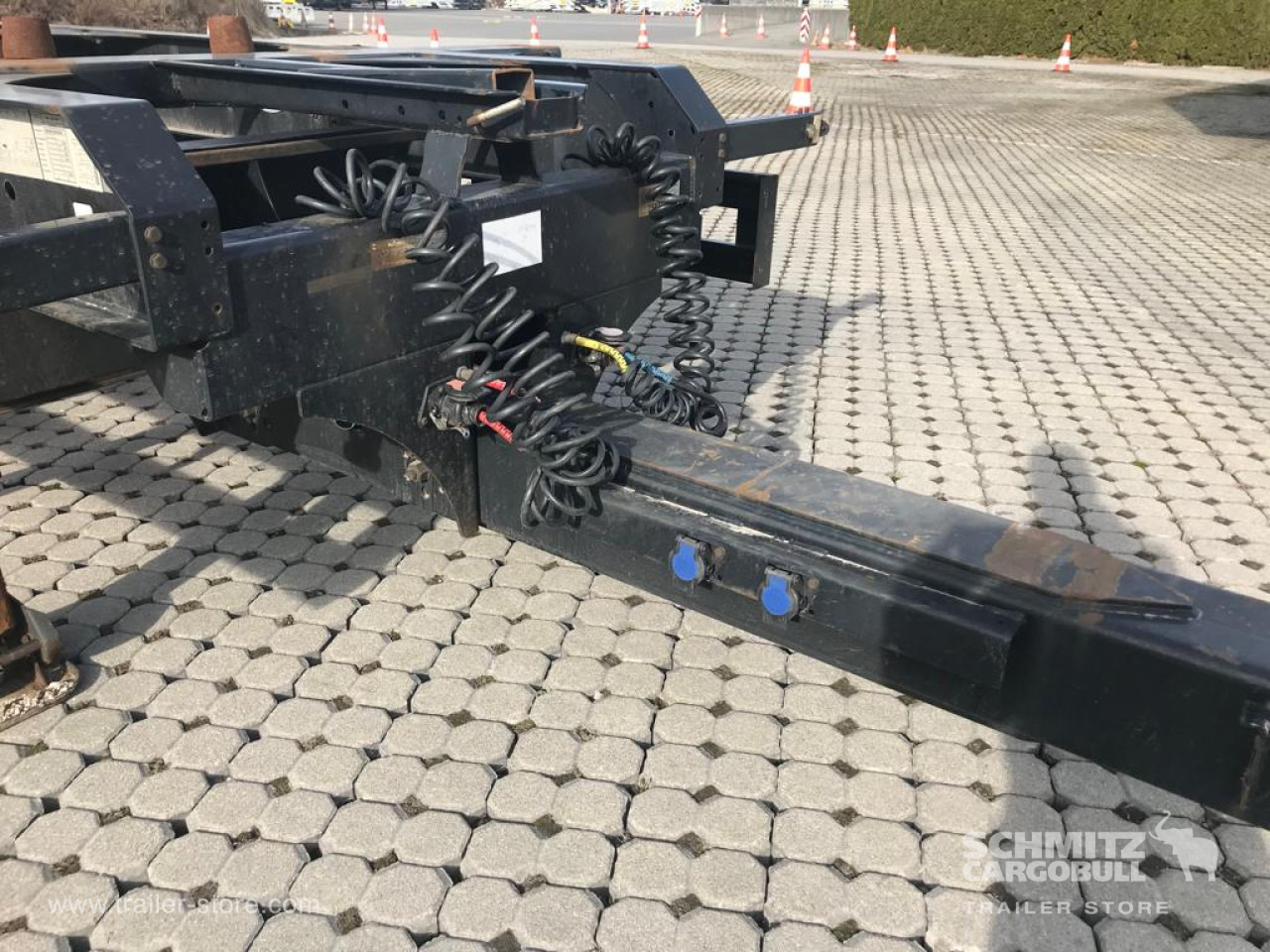 KOEGEL Zentralachsanhänger Wechselfahrgestell - Pótkocsi: 3 kép. KOEGEL Zentralachsanhänger Wechselfahrgestell - Pótkocsi: 3 kép.
