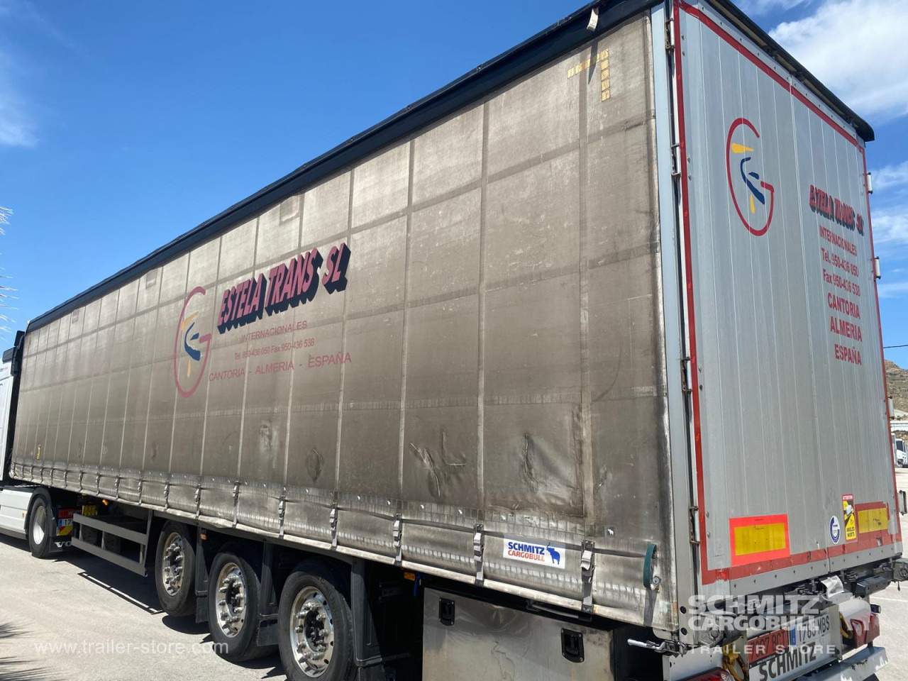 SCHMITZ Semiremolque Lona Standard - Ponyvás félpótkocsi: 1 kép. SCHMITZ Semiremolque Lona Standard - Ponyvás félpótkocsi: 1 kép.