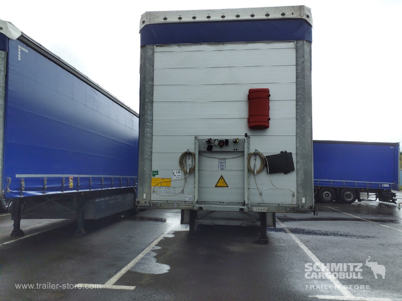 SCHMITZ Curtainsider Standard - Ponyvás félpótkocsi: 2 kép. SCHMITZ Curtainsider Standard - Ponyvás félpótkocsi: 2 kép.