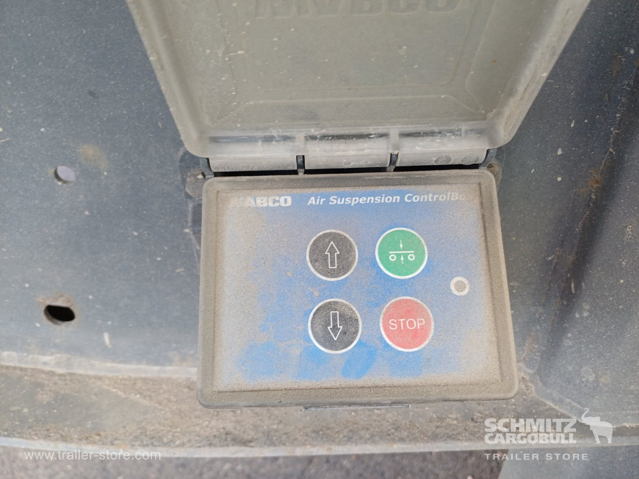 LANGENDORF Auflieger Kipper Alukastenmulde 24m³ - Félpótkocsi billenőplatós: 3 kép. LANGENDORF Auflieger Kipper Alukastenmulde 24m³ - Félpótkocsi billenőplatós: 3 kép.