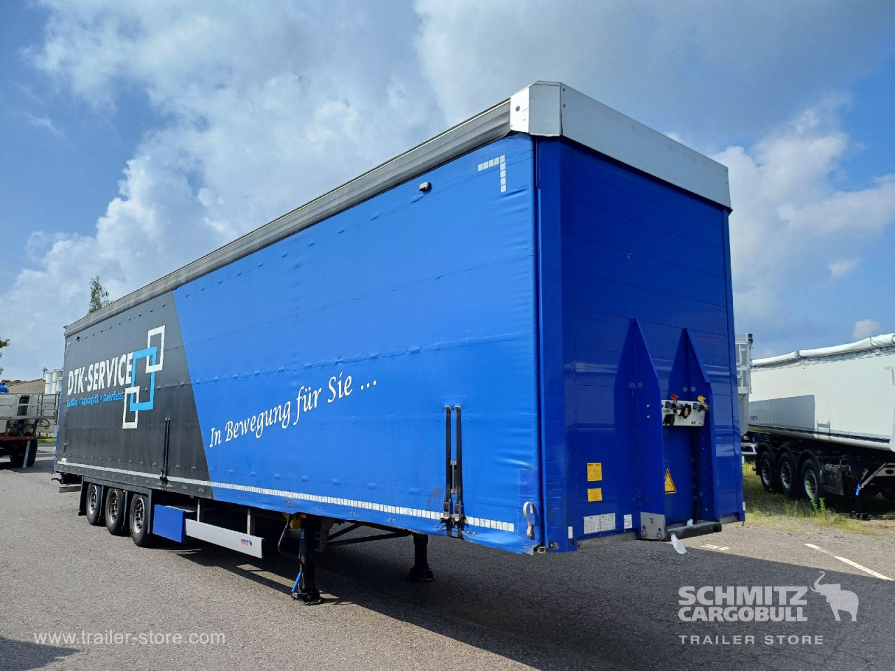 SCHMITZ Auflieger Curtainsider Mega - Ponyvás félpótkocsi: 1 kép. SCHMITZ Auflieger Curtainsider Mega - Ponyvás félpótkocsi: 1 kép.