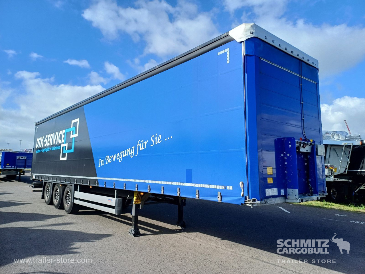 SCHMITZ Auflieger Curtainsider Mega - Ponyvás félpótkocsi: 1 kép. SCHMITZ Auflieger Curtainsider Mega - Ponyvás félpótkocsi: 1 kép.