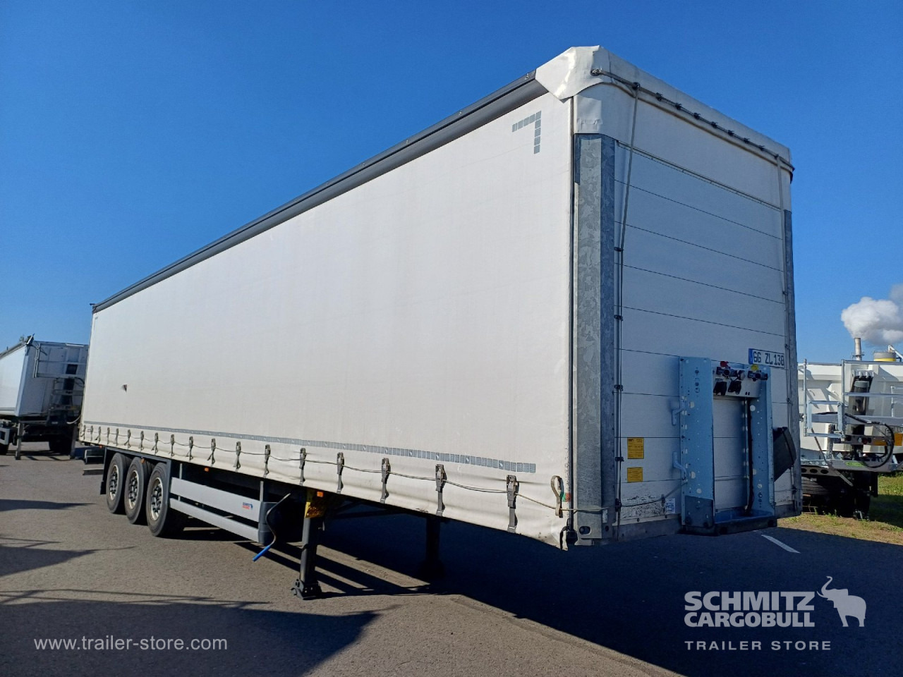 SCHMITZ Auflieger Curtainsider Standard - Ponyvás félpótkocsi: 1 kép. SCHMITZ Auflieger Curtainsider Standard - Ponyvás félpótkocsi: 1 kép.
