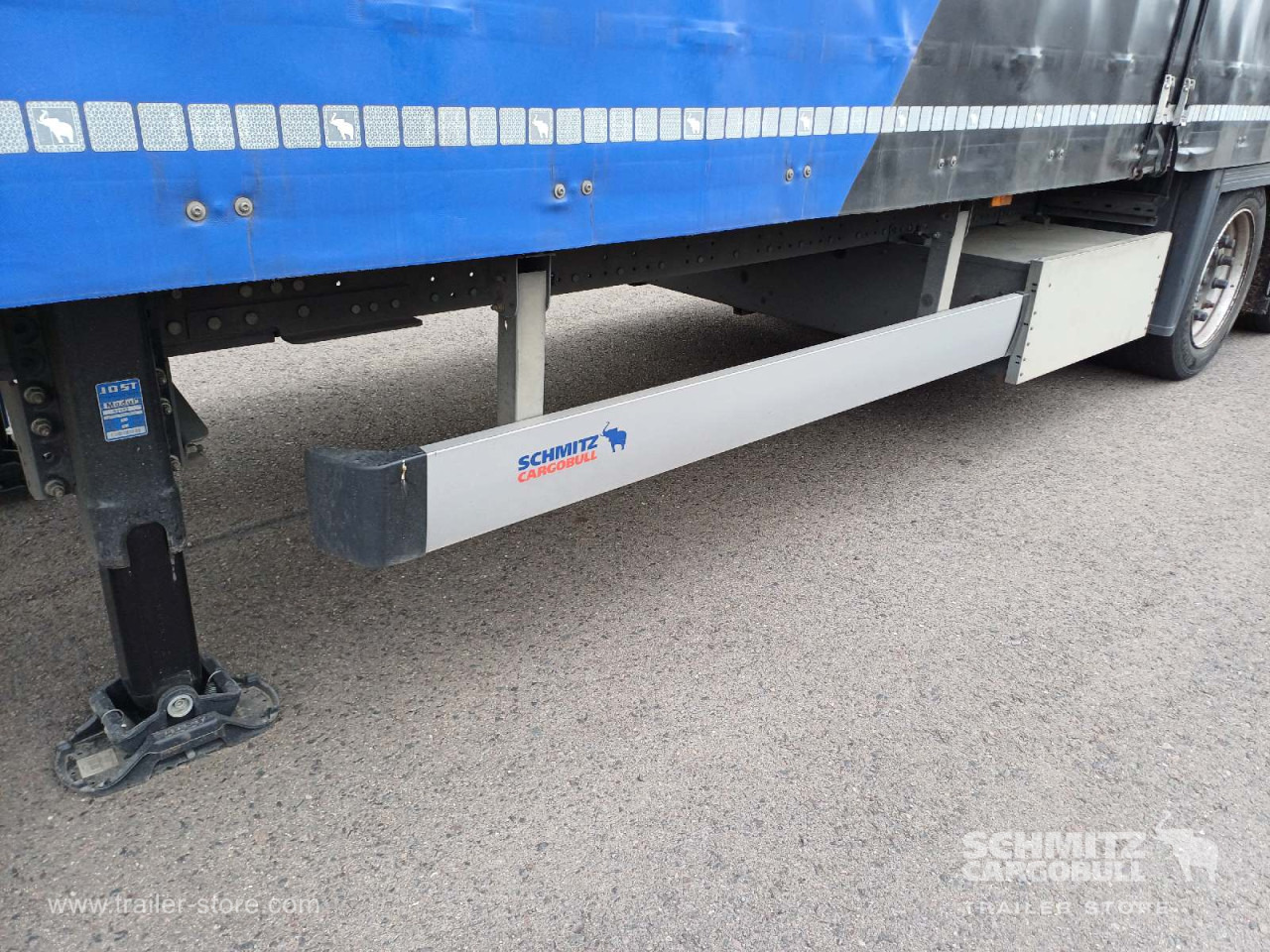 SCHMITZ Auflieger Curtainsider Standard - Ponyvás félpótkocsi: 3 kép. SCHMITZ Auflieger Curtainsider Standard - Ponyvás félpótkocsi: 3 kép.