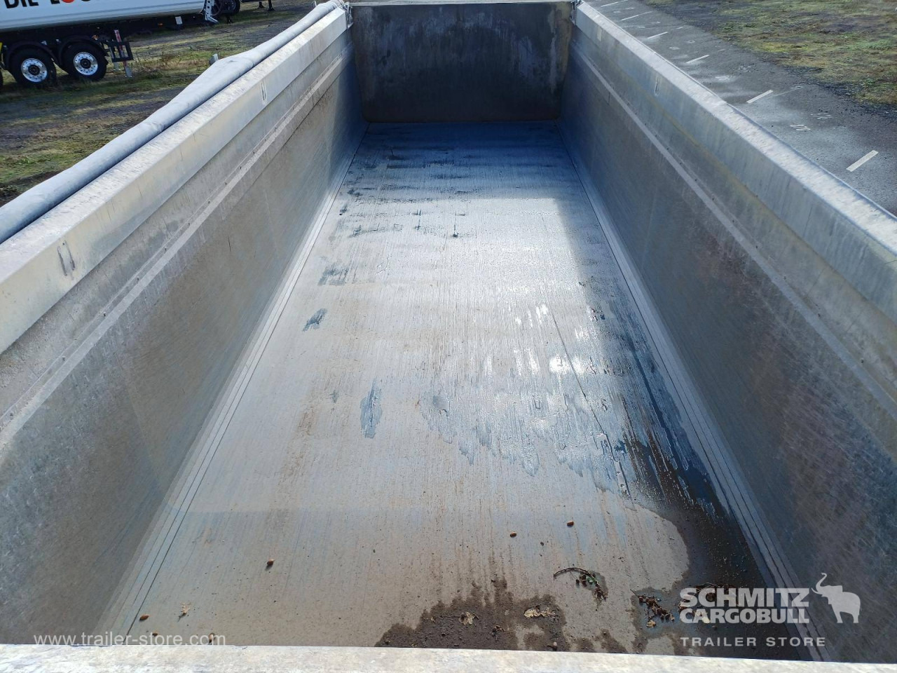 SCHMITZ Auflieger Kipper Alukastenmulde 24m³ - Félpótkocsi billenőplatós: 5 kép. SCHMITZ Auflieger Kipper Alukastenmulde 24m³ - Félpótkocsi billenőplatós: 5 kép.