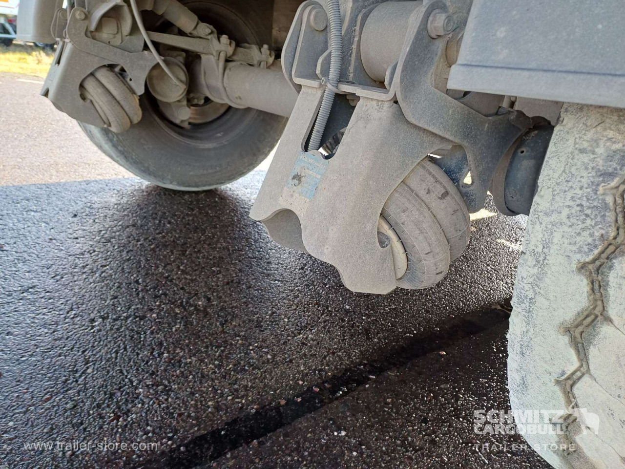 SCHMITZ Auflieger Kipper Alukastenmulde 24m³ - Félpótkocsi billenőplatós: 3 kép. SCHMITZ Auflieger Kipper Alukastenmulde 24m³ - Félpótkocsi billenőplatós: 3 kép.