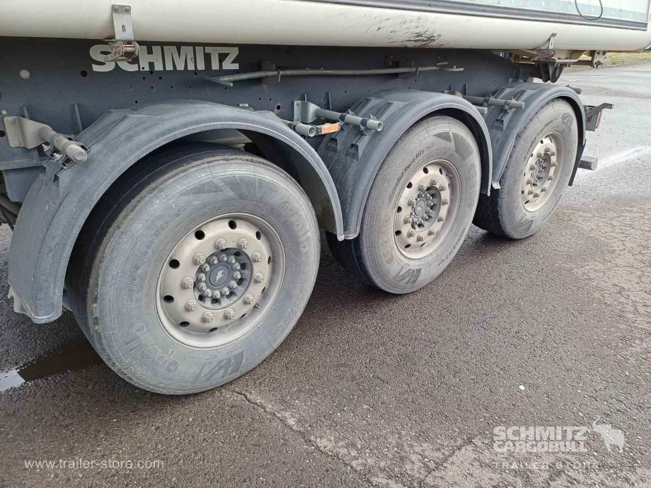 SCHMITZ Auflieger Kipper Alukastenmulde 24m³ - Félpótkocsi billenőplatós: 2 kép. SCHMITZ Auflieger Kipper Alukastenmulde 24m³ - Félpótkocsi billenőplatós: 2 kép.