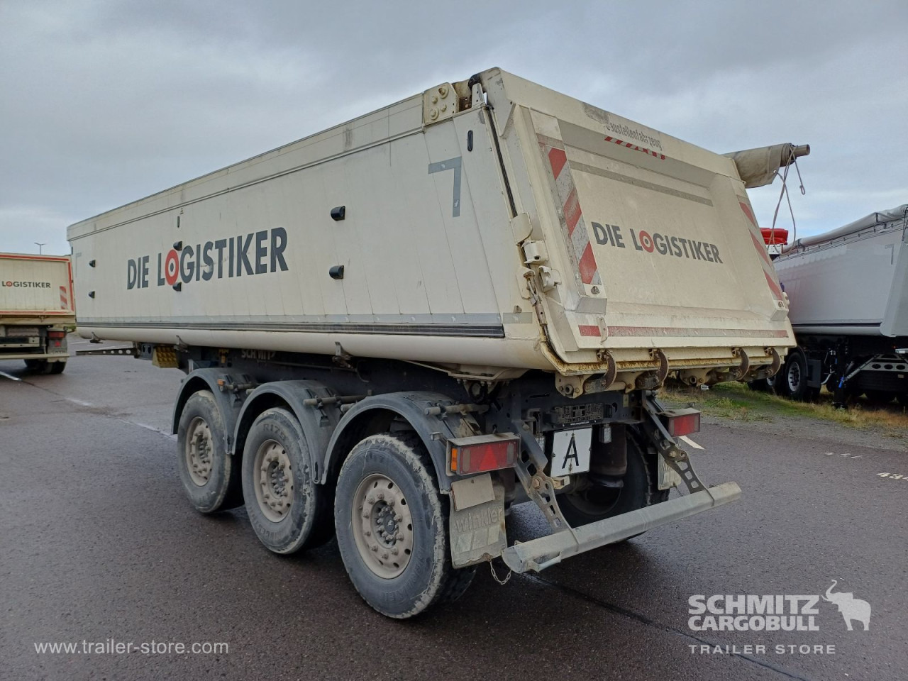 SCHMITZ Auflieger Kipper Alukastenmulde 24m³ - Félpótkocsi billenőplatós: 4 kép. SCHMITZ Auflieger Kipper Alukastenmulde 24m³ - Félpótkocsi billenőplatós: 4 kép.