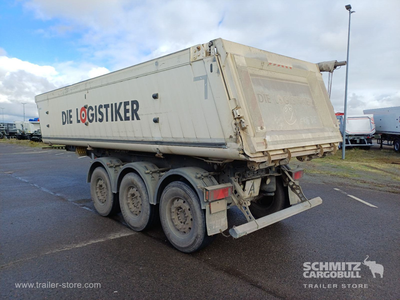 SCHMITZ Auflieger Kipper Alukastenmulde 24m³ - Félpótkocsi billenőplatós: 4 kép. SCHMITZ Auflieger Kipper Alukastenmulde 24m³ - Félpótkocsi billenőplatós: 4 kép.