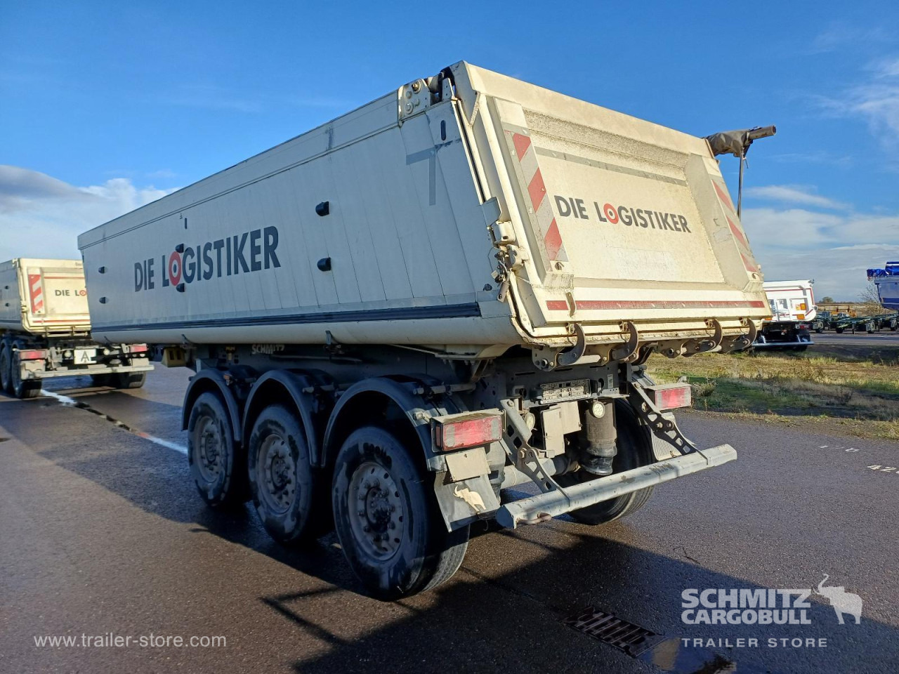 SCHMITZ Auflieger Kipper Alukastenmulde 24m³ - Félpótkocsi billenőplatós: 4 kép. SCHMITZ Auflieger Kipper Alukastenmulde 24m³ - Félpótkocsi billenőplatós: 4 kép.