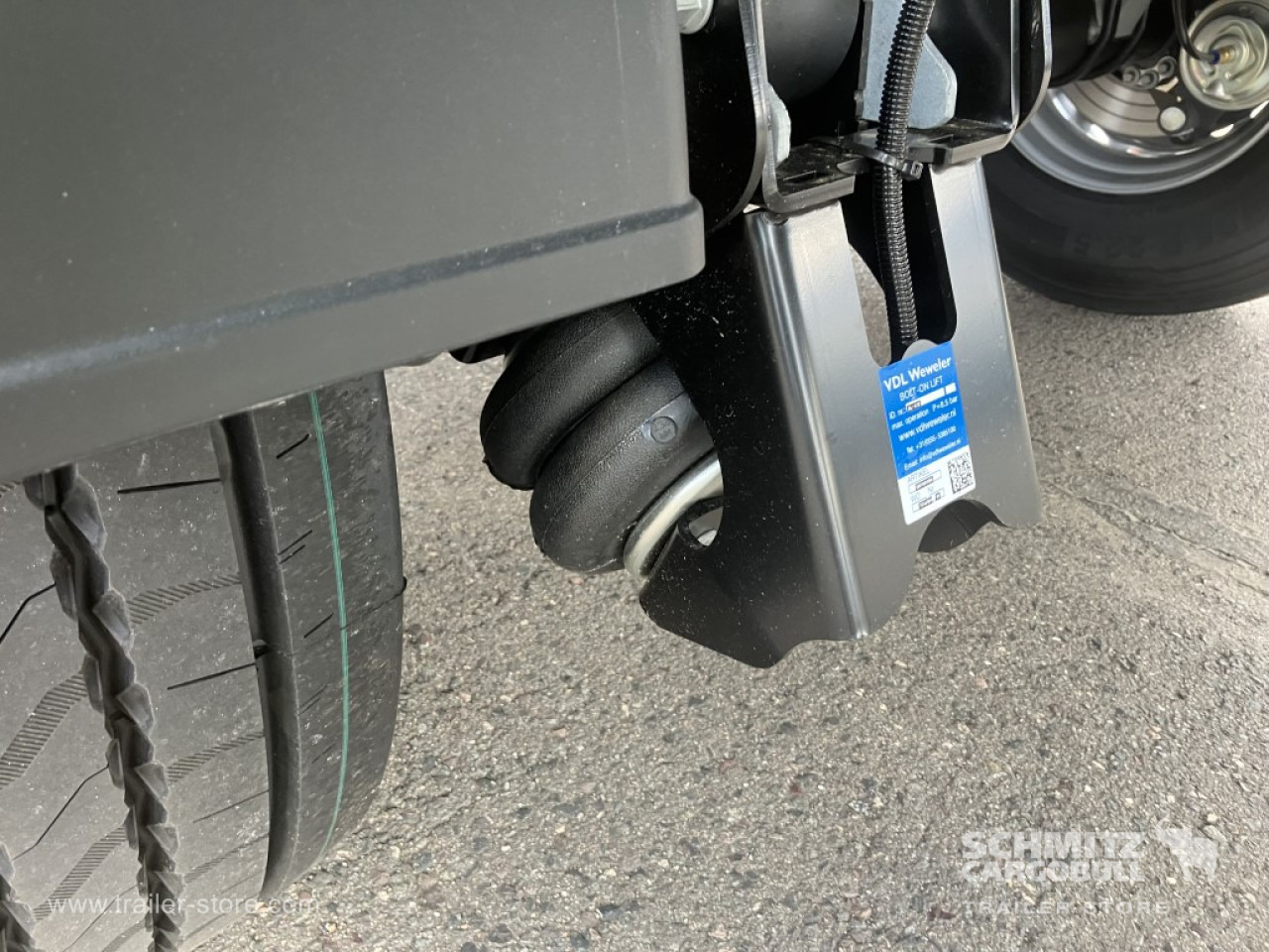 SCHMITZ Auflieger Kipper Alukastenmulde 52m³ - Félpótkocsi billenőplatós: 3 kép. SCHMITZ Auflieger Kipper Alukastenmulde 52m³ - Félpótkocsi billenőplatós: 3 kép.