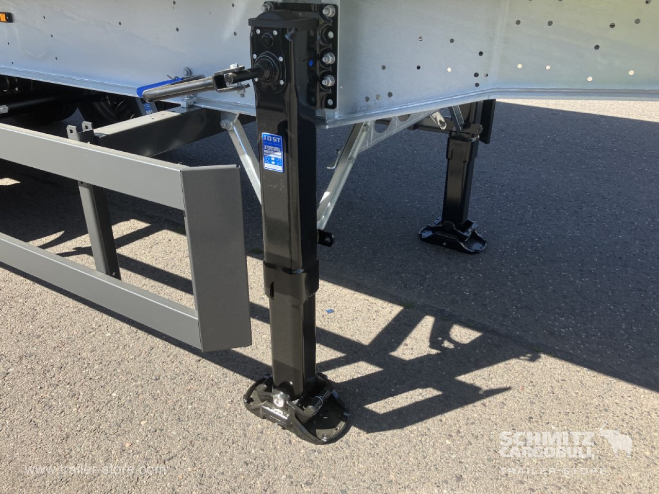 SCHMITZ Auflieger Kipper Alukastenmulde 52m³ - Félpótkocsi billenőplatós: 5 kép. SCHMITZ Auflieger Kipper Alukastenmulde 52m³ - Félpótkocsi billenőplatós: 5 kép.