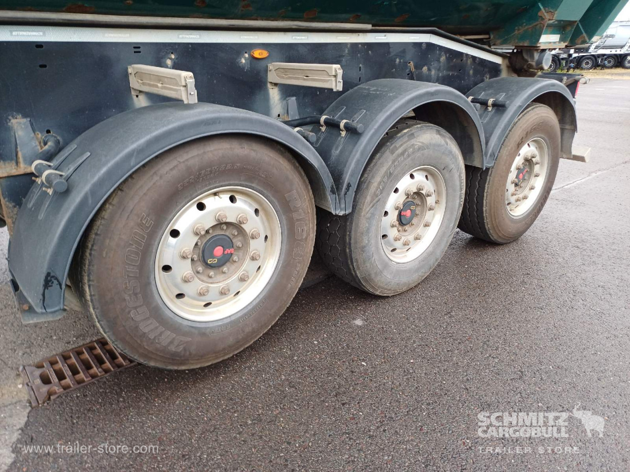 Félpótkocsi billenőplatós SCHWARZMUELLER Auflieger Kipper Stahlrundmulde 26m³: 11 kép. Félpótkocsi billenőplatós SCHWARZMUELLER Auflieger Kipper Stahlrundmulde 26m³: 11 kép.