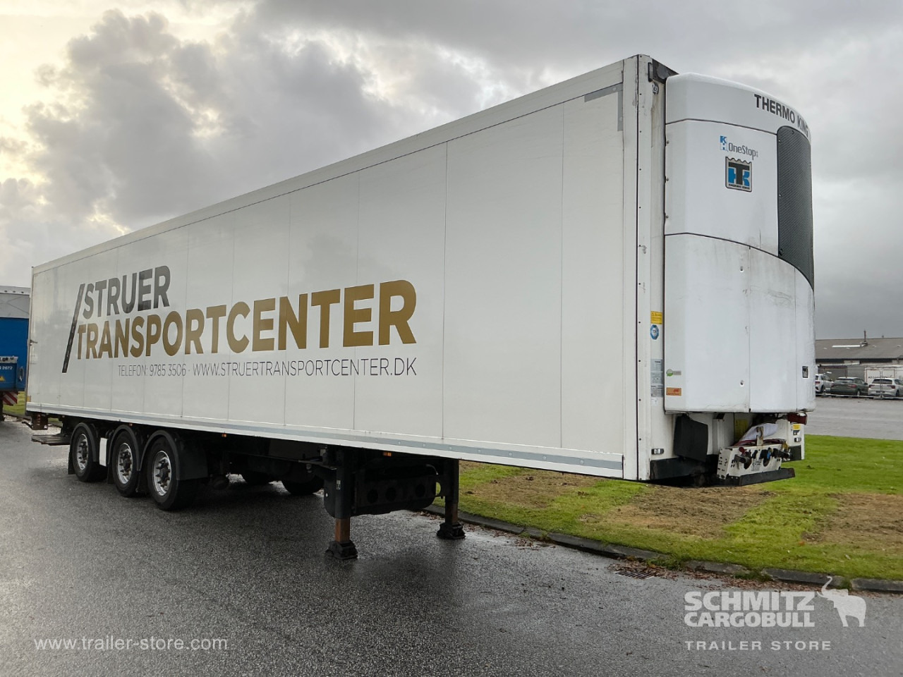 KRONE Reefer Standard Taillift - Félpótkocsi hőszigetelt: 1 kép. KRONE Reefer Standard Taillift - Félpótkocsi hőszigetelt: 1 kép.