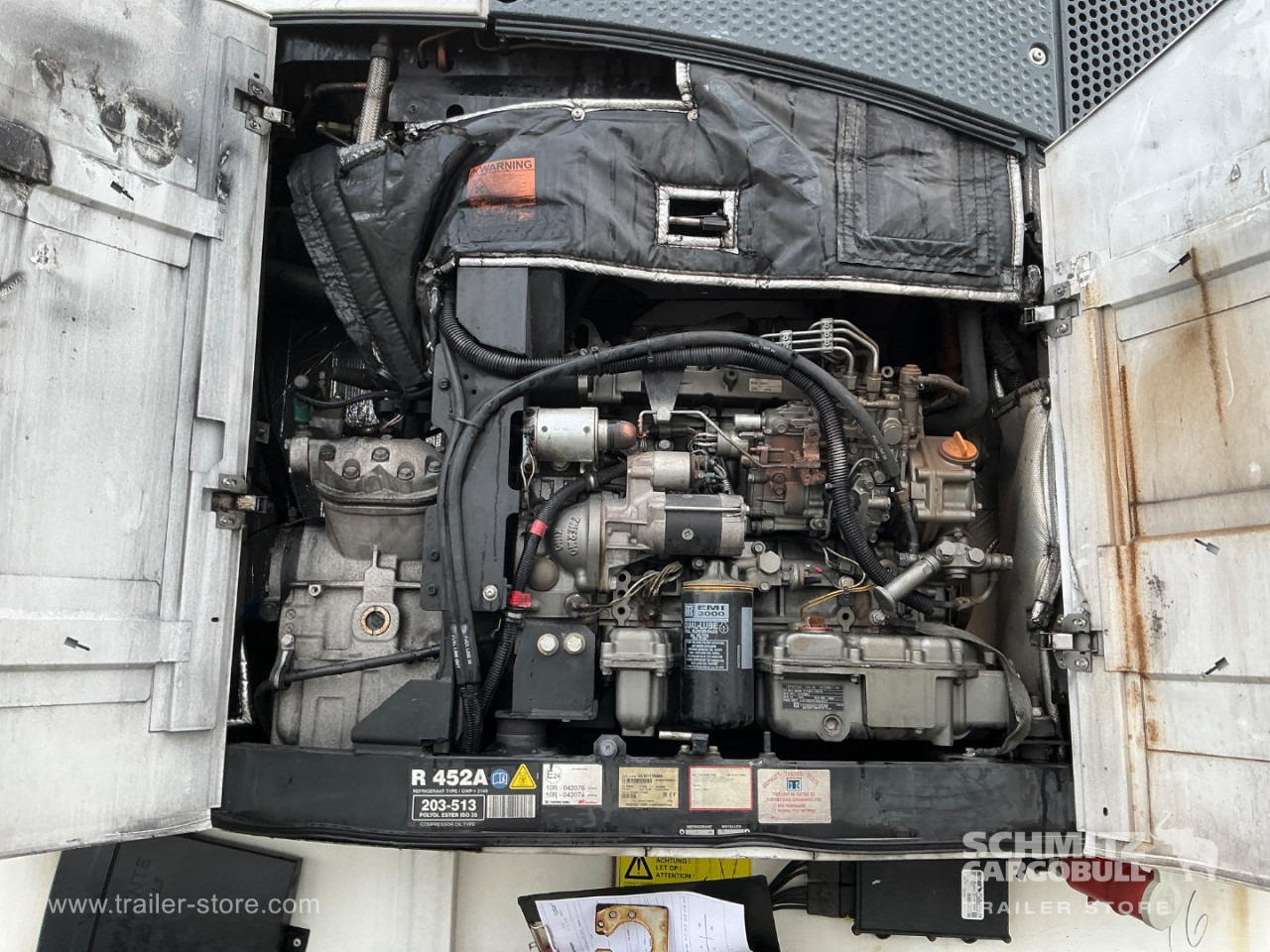 KRONE Reefer Standard Taillift - Félpótkocsi hőszigetelt: 2 kép. KRONE Reefer Standard Taillift - Félpótkocsi hőszigetelt: 2 kép.