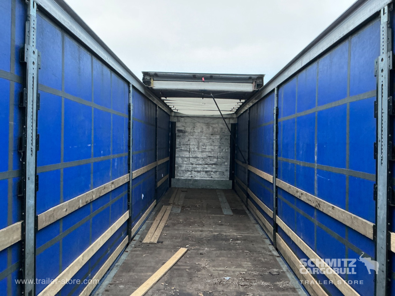 SCHMITZ Curtainsider Mega - Ponyvás félpótkocsi: 5 kép. SCHMITZ Curtainsider Mega - Ponyvás félpótkocsi: 5 kép.