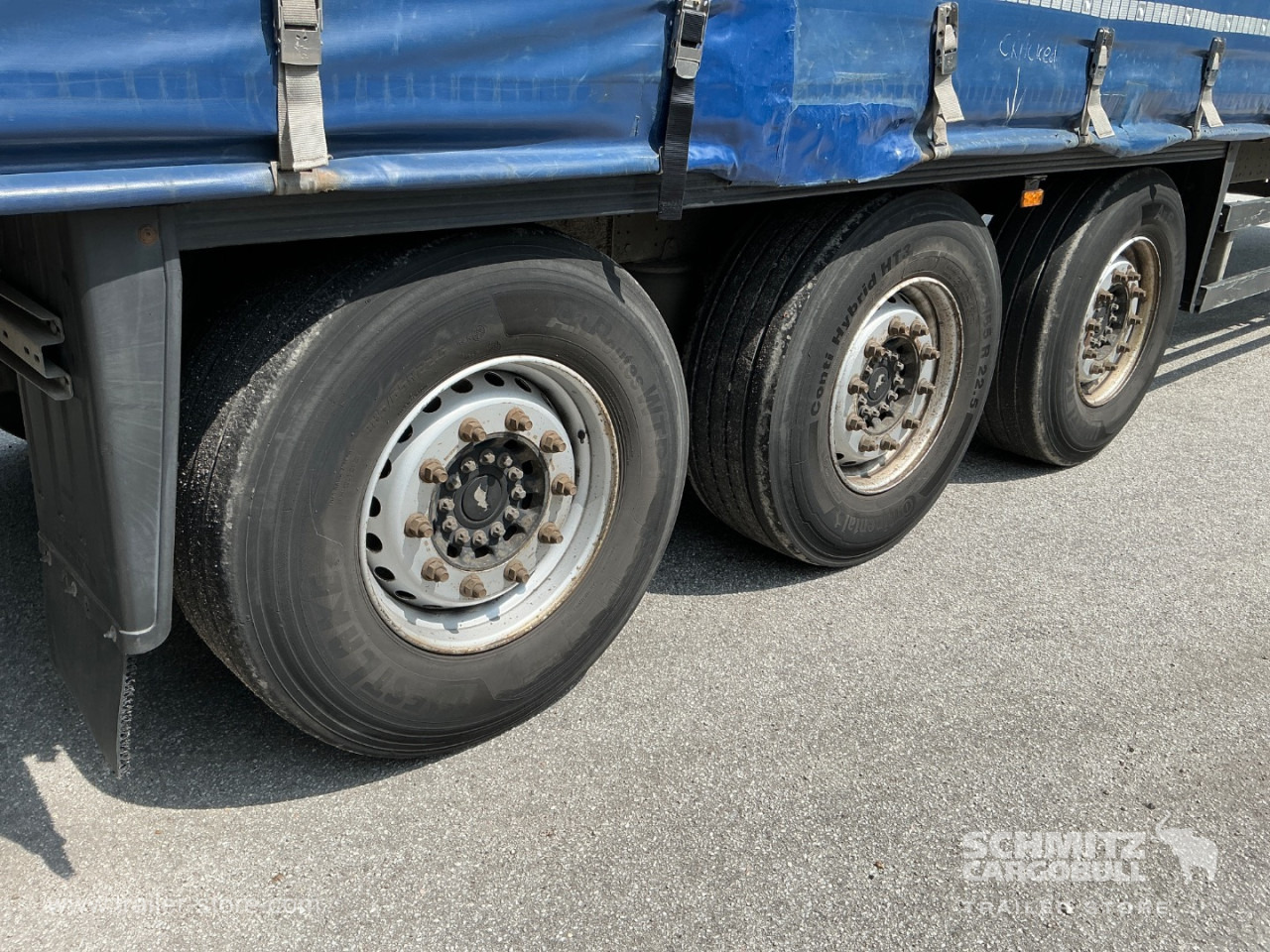 SCHMITZ Curtainsider Standard - Ponyvás félpótkocsi: 2 kép. SCHMITZ Curtainsider Standard - Ponyvás félpótkocsi: 2 kép.