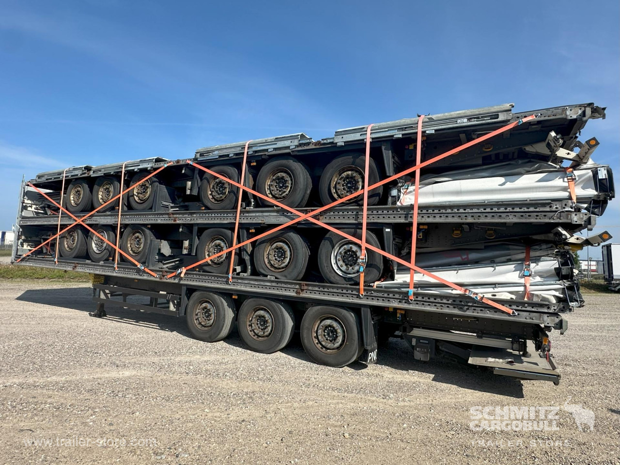 SCHMITZ Curtainsider Standard - Ponyvás félpótkocsi: 1 kép. SCHMITZ Curtainsider Standard - Ponyvás félpótkocsi: 1 kép.