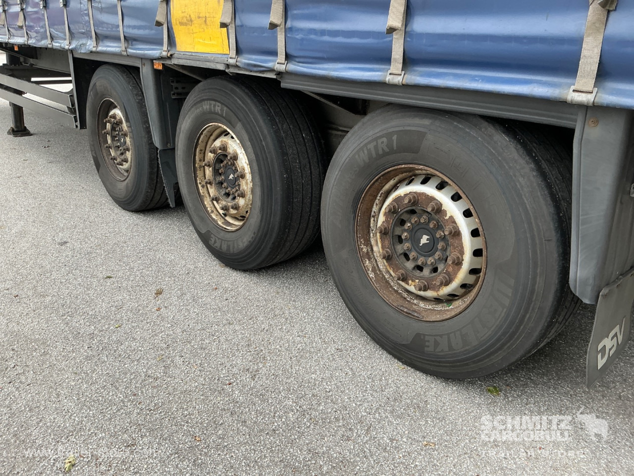 SCHMITZ Curtainsider Standard - Ponyvás félpótkocsi: 3 kép. SCHMITZ Curtainsider Standard - Ponyvás félpótkocsi: 3 kép.