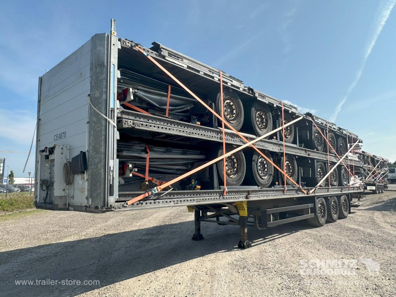 SCHMITZ Curtainsider Standard - Ponyvás félpótkocsi: 3 kép. SCHMITZ Curtainsider Standard - Ponyvás félpótkocsi: 3 kép.