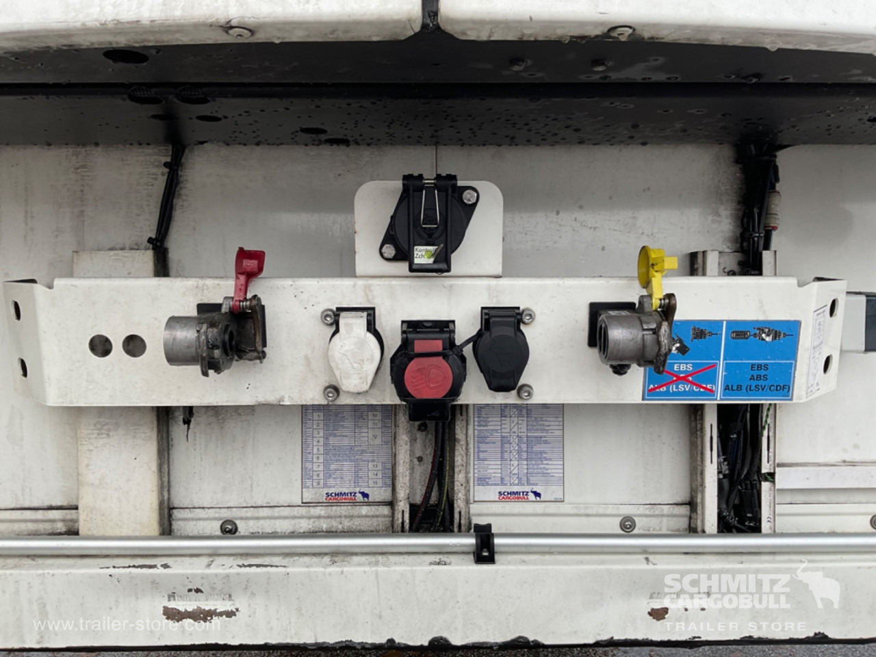 SCHMITZ Reefer Multitemp Double deck - Félpótkocsi hőszigetelt: 4 kép. SCHMITZ Reefer Multitemp Double deck - Félpótkocsi hőszigetelt: 4 kép.