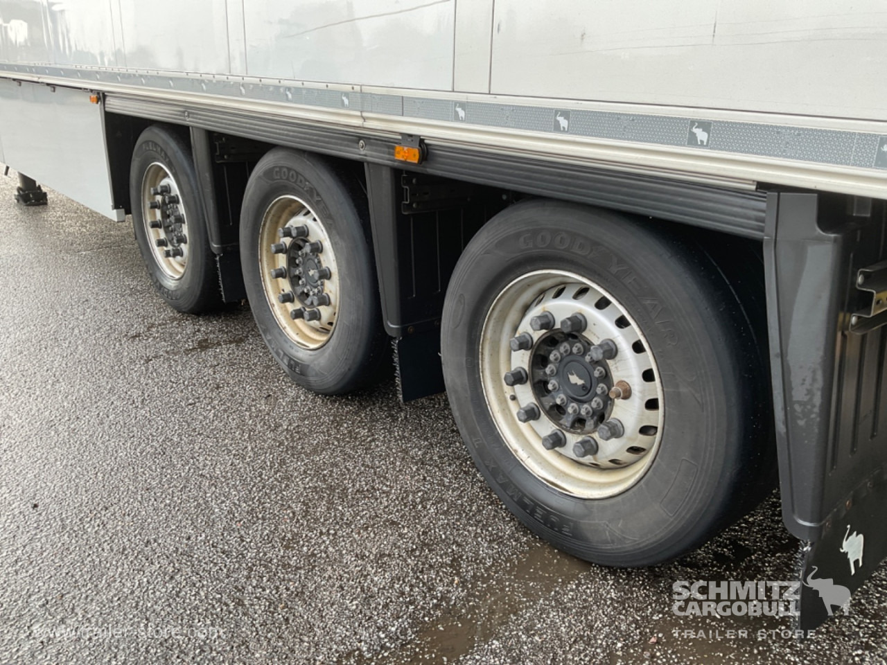 SCHMITZ Reefer Multitemp Double deck - Félpótkocsi hőszigetelt: 5 kép. SCHMITZ Reefer Multitemp Double deck - Félpótkocsi hőszigetelt: 5 kép.