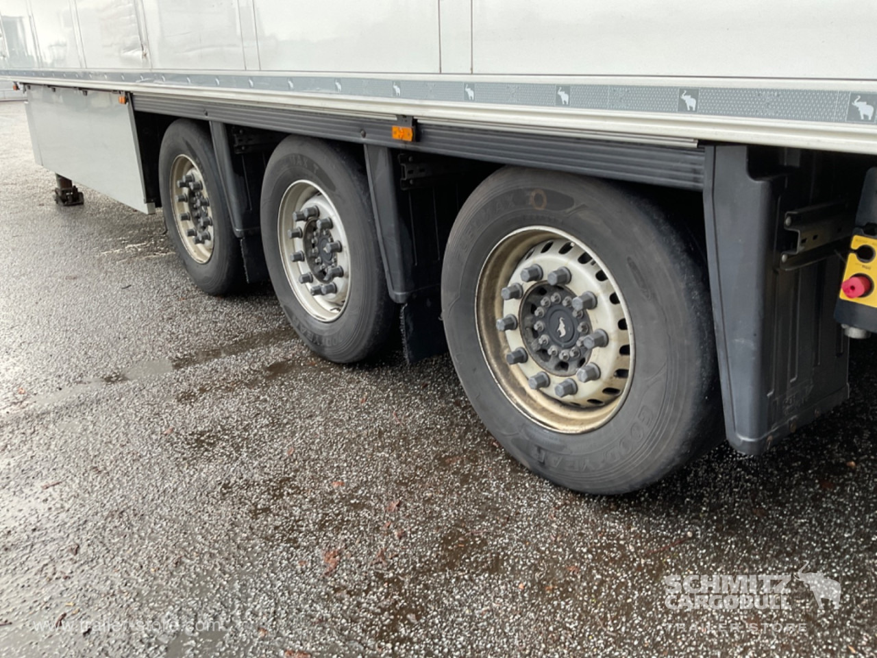 SCHMITZ Reefer Multitemp Double deck - Félpótkocsi hőszigetelt: 5 kép. SCHMITZ Reefer Multitemp Double deck - Félpótkocsi hőszigetelt: 5 kép.