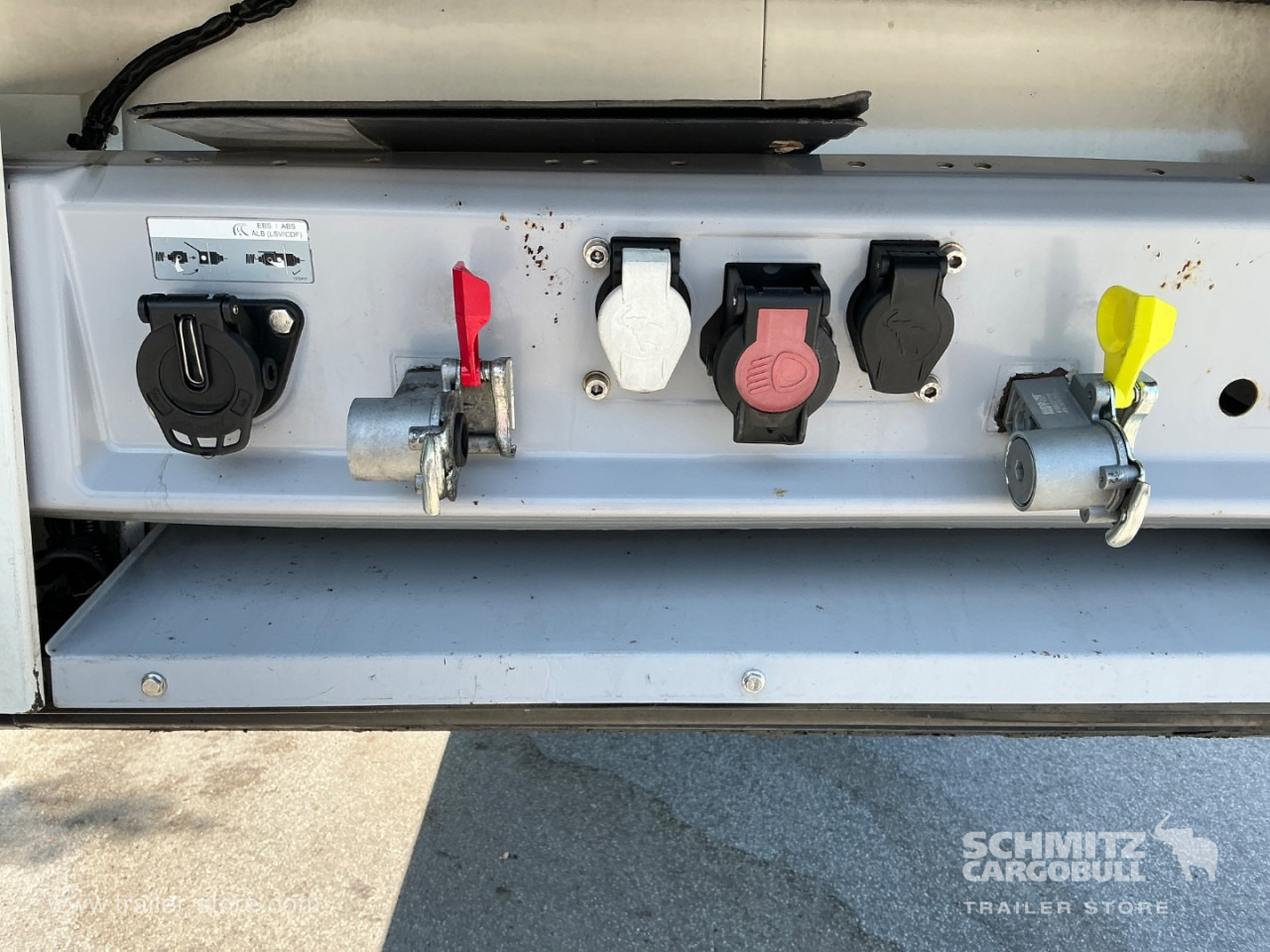 SCHMITZ Reefer Multitemp Double deck - Félpótkocsi hőszigetelt: 4 kép. SCHMITZ Reefer Multitemp Double deck - Félpótkocsi hőszigetelt: 4 kép.