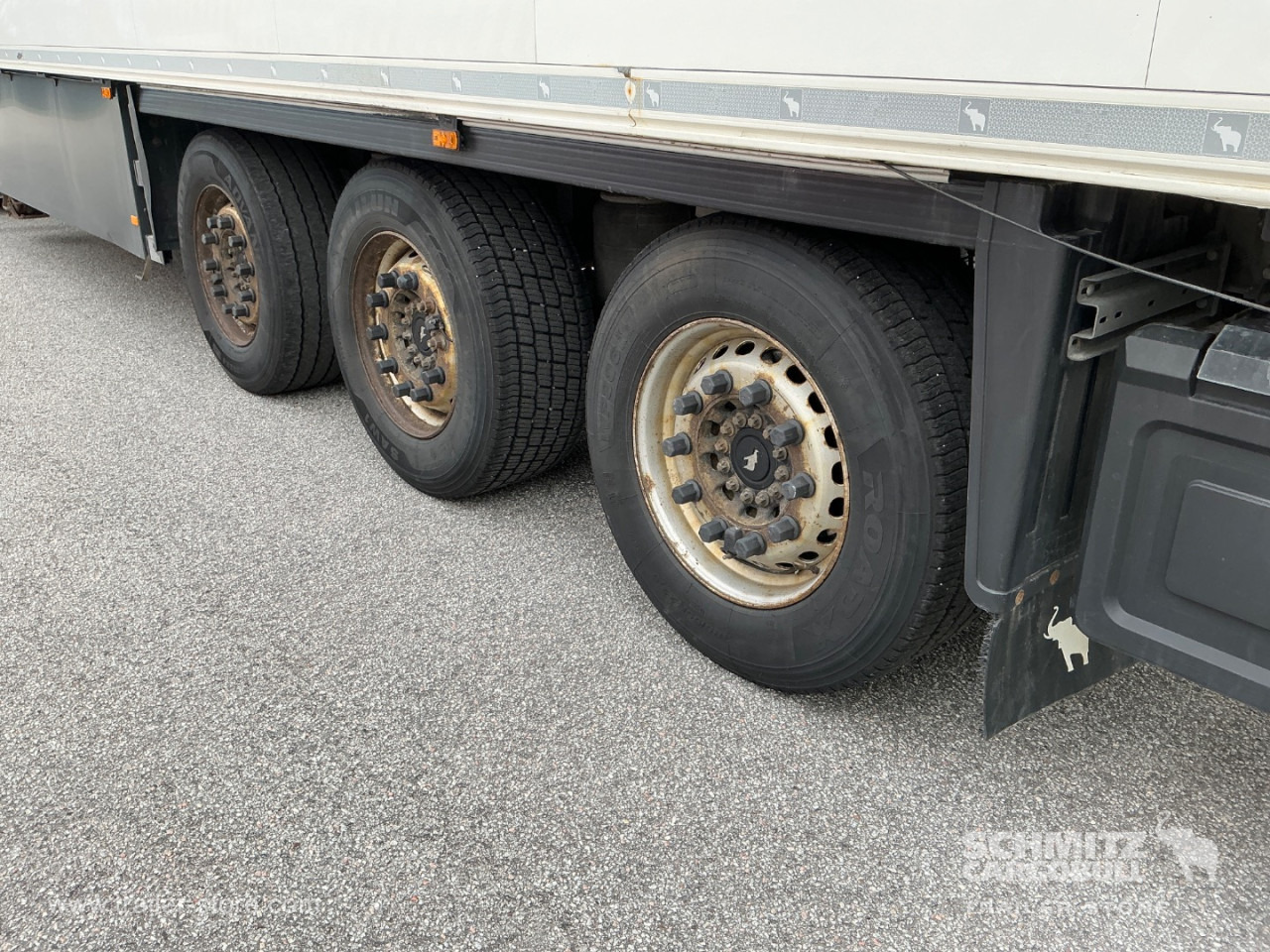 SCHMITZ Reefer Multitemp Double deck Taillift - Félpótkocsi hőszigetelt: 5 kép. SCHMITZ Reefer Multitemp Double deck Taillift - Félpótkocsi hőszigetelt: 5 kép.