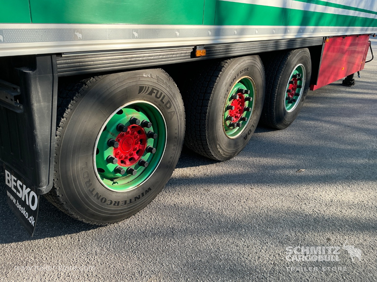 SCHMITZ Reefer Standard - Félpótkocsi hőszigetelt: 3 kép. SCHMITZ Reefer Standard - Félpótkocsi hőszigetelt: 3 kép.