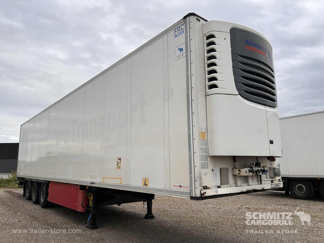 SCHMITZ Reefer Standard Double deck - Félpótkocsi hőszigetelt: 1 kép. SCHMITZ Reefer Standard Double deck - Félpótkocsi hőszigetelt: 1 kép.