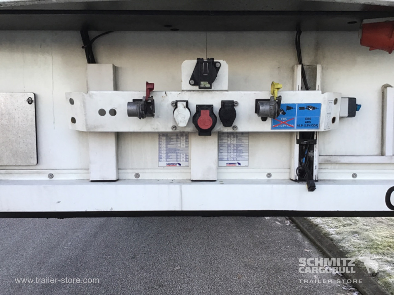 SCHMITZ Reefer Standard Double deck - Félpótkocsi hőszigetelt: 4 kép. SCHMITZ Reefer Standard Double deck - Félpótkocsi hőszigetelt: 4 kép.